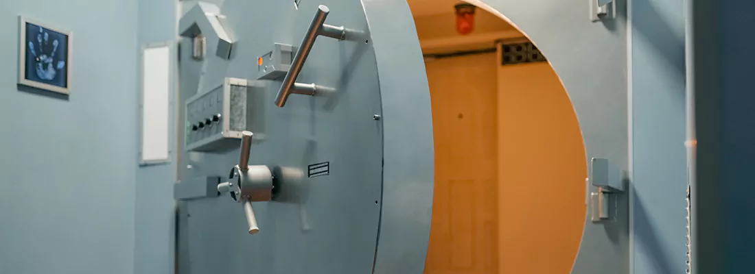 Vault and Safe locksmith services in Country Walk, FL